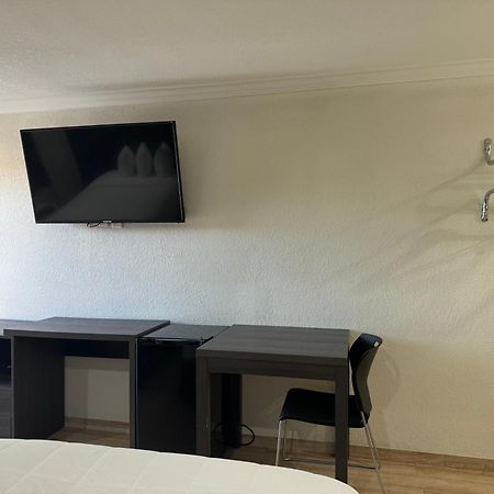 Hotel Baymont By Wyndham Bakersfield Extérieur photo