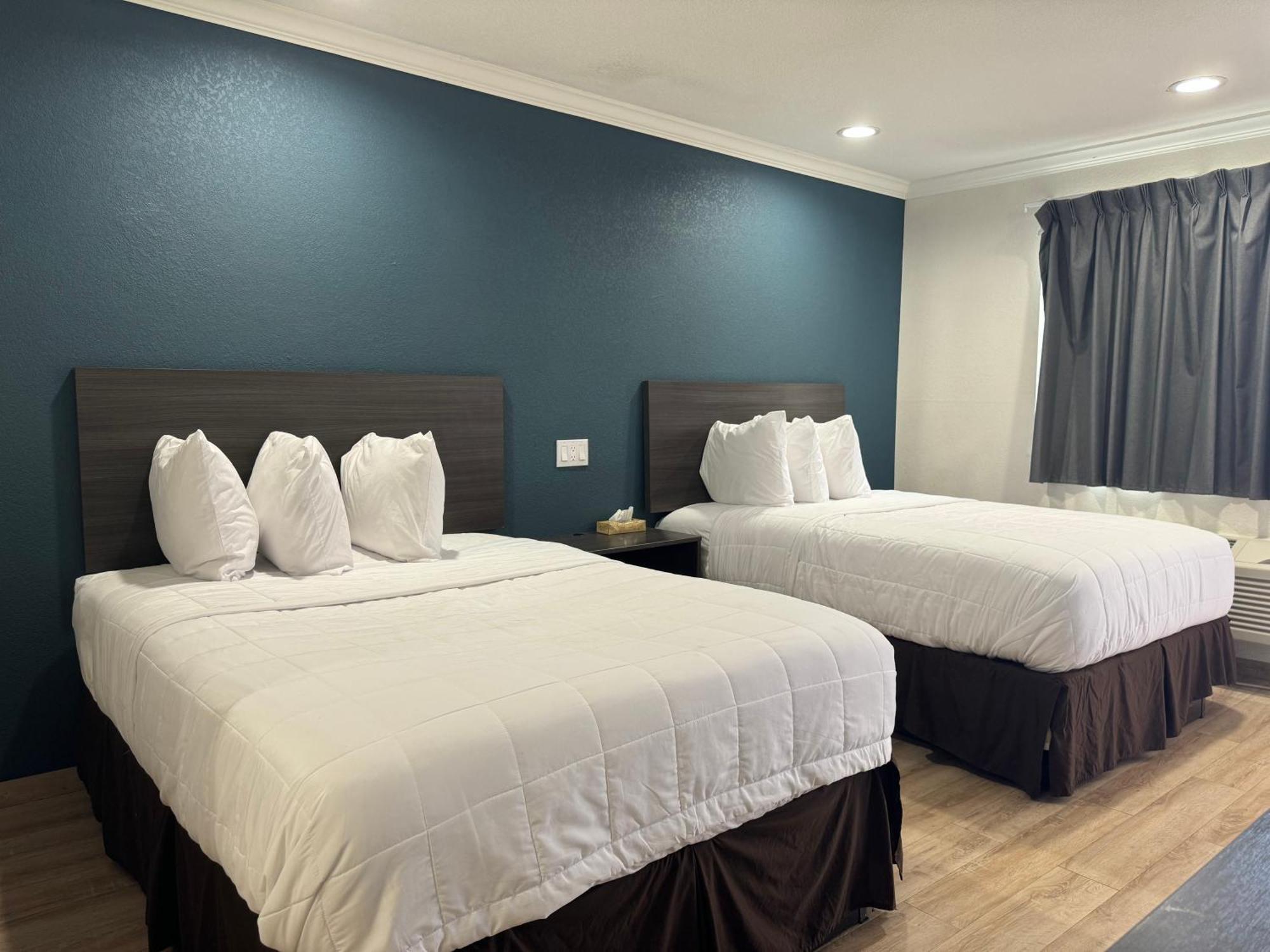 Hotel Baymont By Wyndham Bakersfield Extérieur photo